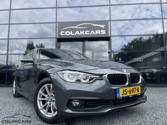 BMW 3 Serie 318i Centennial High Executive 2016 Benzine 24