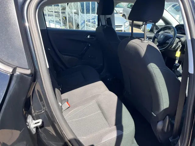Peugeot 208 1.2 VTi Active 2012 Benzine 10