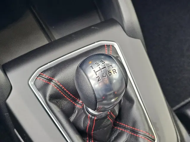 Ford Focus 1.0 EcoBoost Hybrid ST Line 2025 Benzine 26