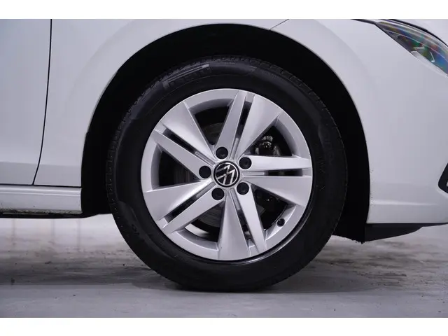 Volkswagen Golf 1.0 TSI Life 2020 Benzine 17