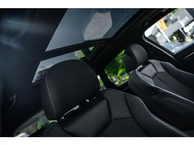 Audi Q3 45 TFSI e S edition 2022 Hybride Benzine 28