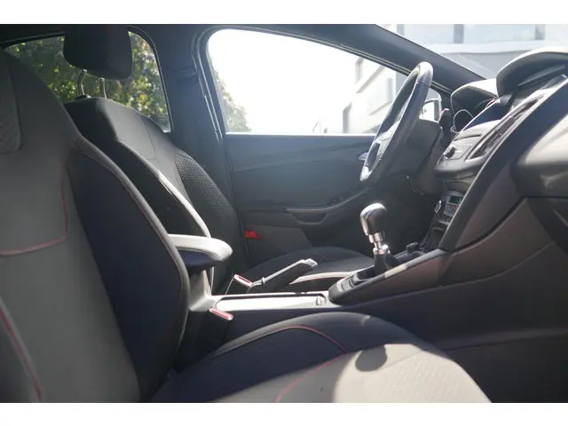 Ford Focus 1.0 ST-Line 2018 Benzine 21