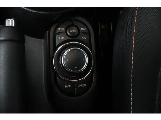 MINI Cooper 1.5 Classic 2023 Benzine 24