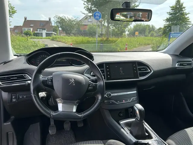 Peugeot 308 SW 1.2 e-THP Blue Lease 2014 Benzine 9