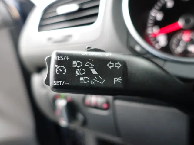 Volkswagen Golf 1.4 TSI Highline Automaat- 2012 Benzine 16