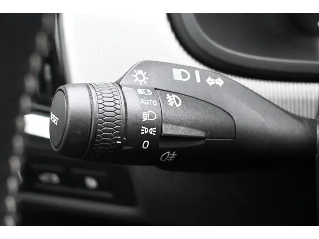 Volvo V90 2.0 T8 AWD R-Design 2021 Hybride Benzine 48