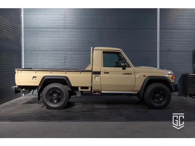 Toyota Land Cruiser 3