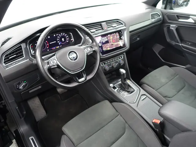 Volkswagen Tiguan Allspace 1.5 TSI R-line+ Aut- 2020 Benzine 2