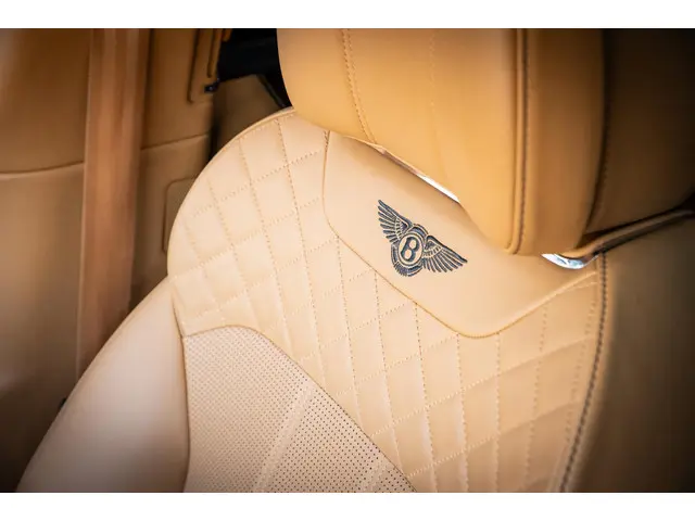 Bentley Bentayga 6.0 W12 black on black 2016 Benzine 34