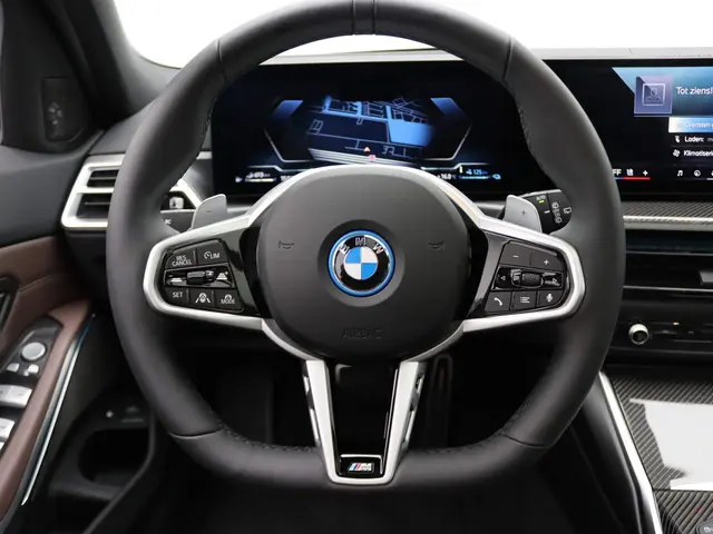 BMW 3 Serie Touring 330e 2024 Hybride Benzine 12
