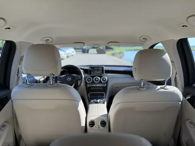 Mercedes-Benz GLC 350e 4MATIC 2018 Hybride Benzine 19