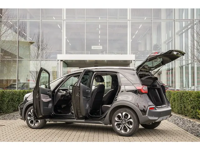 Honda Jazz 1.5i e:HEV CROSSTAR 2023 Hybride Benzine 34
