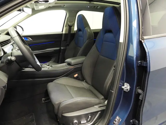 Lynk & Co 01 1.5 PHEV BlackLine 2023 Hybride Benzine 30