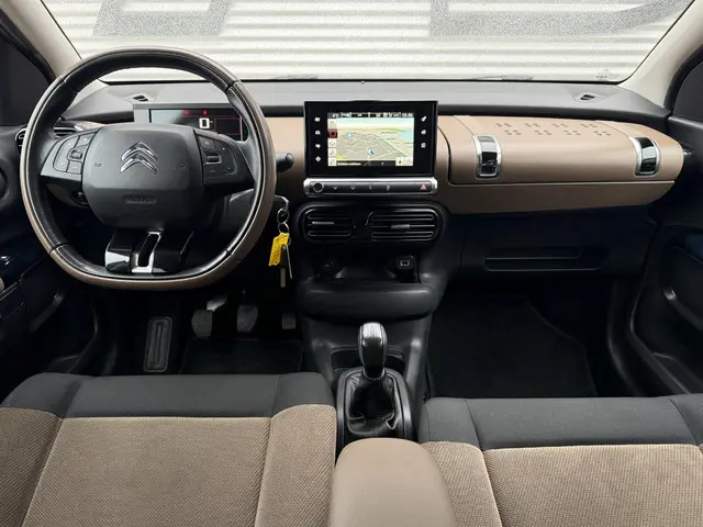 Citroën C4 Cactus 1.2 PureTech Shine 2016 Benzine 28