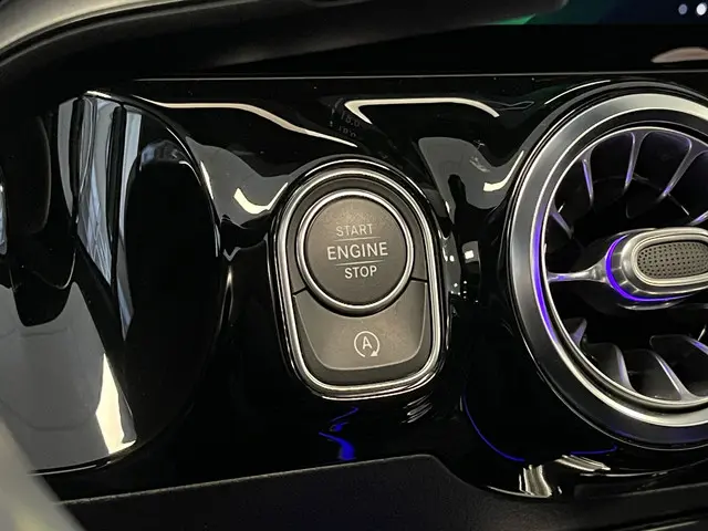 Mercedes-Benz GLA 250 4MATIC AMG Line 2020 Benzine 14