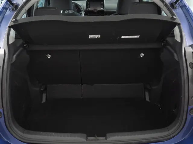 Toyota Yaris 1.5 Hybrid Dynamic 2021 Hybride Benzine 32