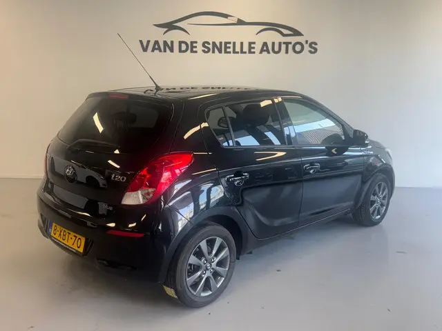 Hyundai i20 1.2i Go! 2015 Benzine 8