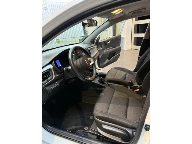 Kia Rio 1.2 CVVT ComfortLine 2023 Benzine 8