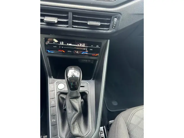 Volkswagen Taigo 1.0 TSI R-Line automaat 2024 Benzine 47