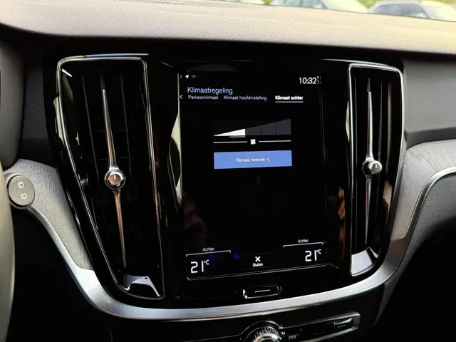 Volvo V60 Cross Country 2.0 B5 AWD 2022 Benzine 39