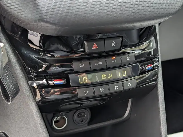 Peugeot 2008 1.2 PureTech Allure 2018 Benzine 12
