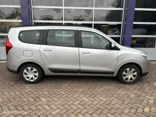 Dacia Lodgy 1.2 TCe Lauréate 5p. * AIRCO * 2014 Benzine 5