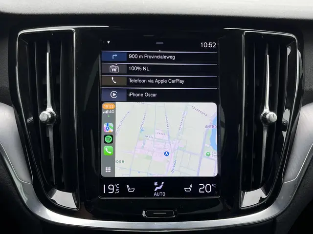 Volvo V60 2.0 B3 Business Pro 2020 Benzine 90