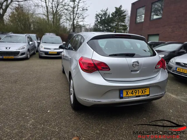 Opel Astra 1.4 Turbo Sport + 2014 Benzine 5
