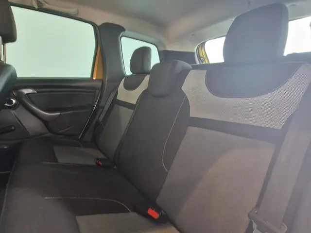 Dacia Duster 1.2 TCe 4x2 Lauréate 2016 Benzine 8