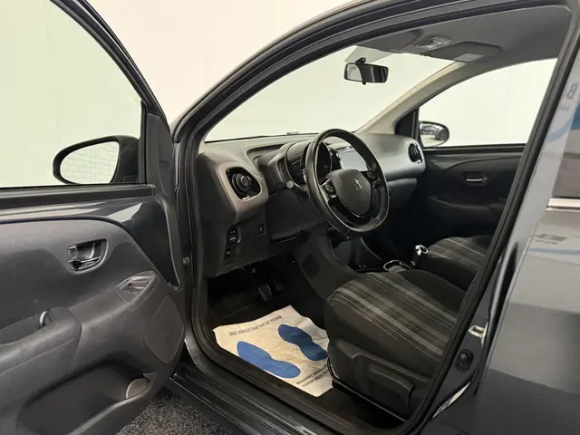 Peugeot 108 1.0 e-VTi Allure 2018 Benzine 6