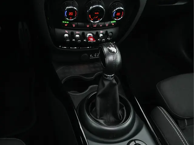 MINI Clubman Mini 1.5 Cooper Business 2015 Benzine 13