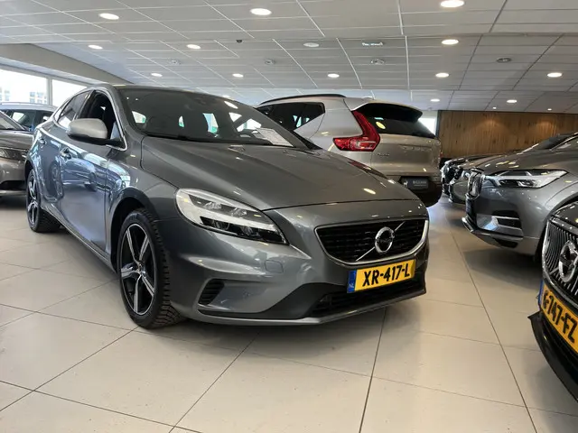 Volvo V40 T3 Polar+ Sport Automaat 2019 Benzine 41