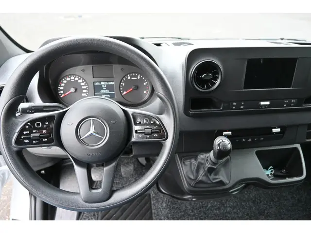 Mercedes-Benz Sprinter 317 CDI L2H2 2023 Diesel 16