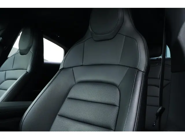 Porsche Taycan 79 kWh 2022 Elektrisch 12