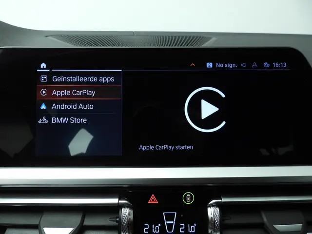 BMW 3 Serie Touring 318i 2022 Benzine 35