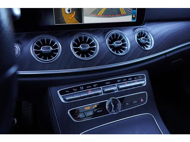 Mercedes-Benz E-Klasse Coupé 200 Premium 2018 Benzine 18