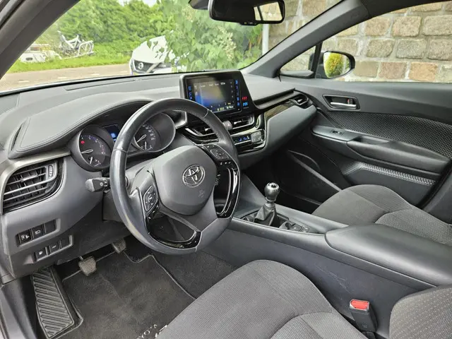 Toyota C-HR 1.2 Active 2018 Benzine 13