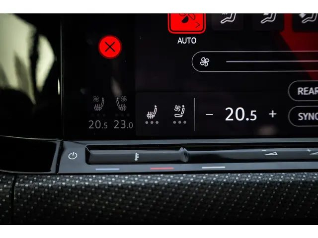 Volkswagen Golf 2.0 TSI R 4Motion 2021 Benzine 22