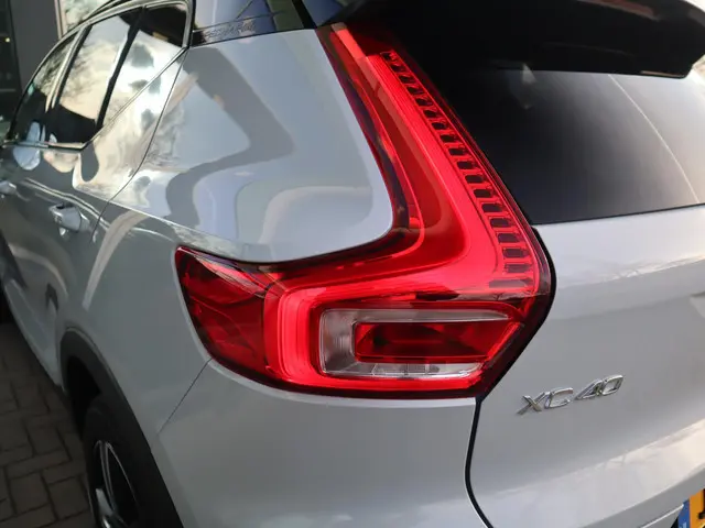 Volvo XC40 1.5 T5 Recharge R-Design 2020 Hybride Benzine 8