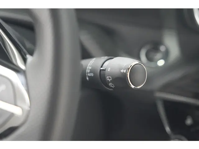 Peugeot 2008 PureTech 130 EAT8 GT 2024 Benzine 42