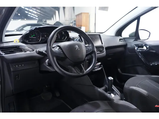 Peugeot 208 1.4 e-HDi Active 2013 Diesel 35