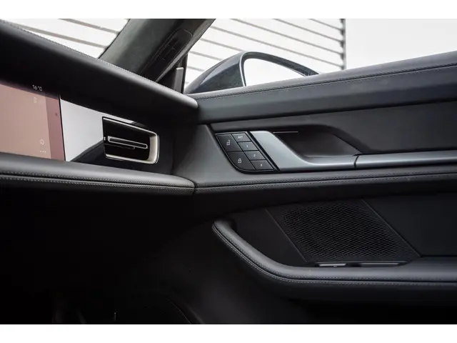 Porsche Taycan Sport Turismo GTS 93 kWh 2023 Elektrisch 25