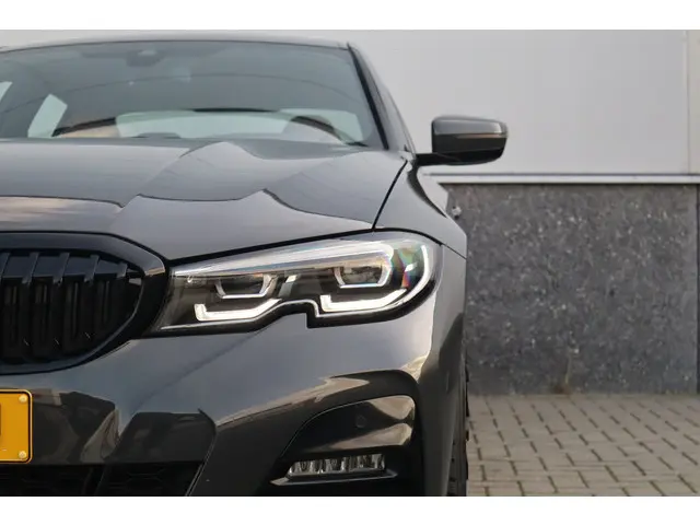 BMW 3 Serie 320e M-Sport 2022 Hybride Benzine 12