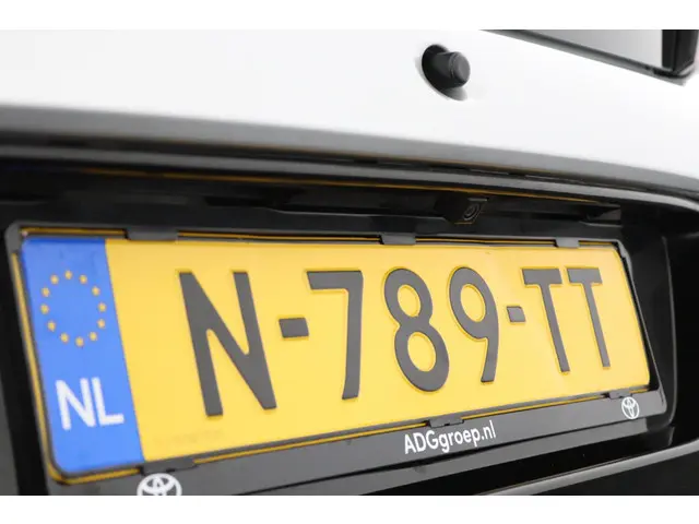 Toyota Aygo 1.0 VVT-i x-play 2022 Benzine 37