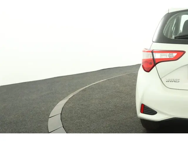 Toyota Yaris 1.5 Hybrid Energy 2018 Hybride Benzine 40