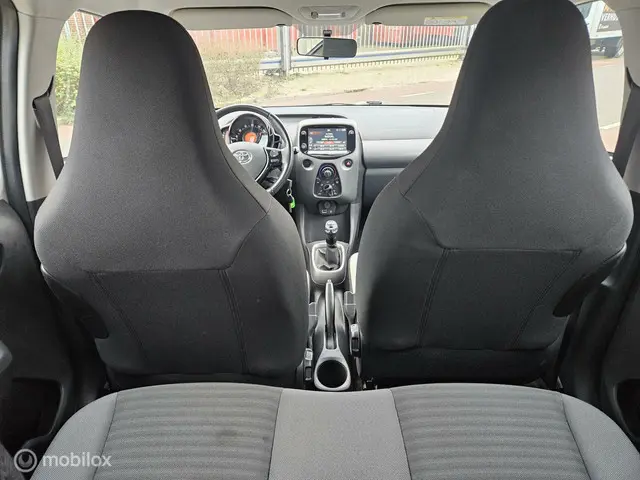 Toyota Aygo 1.0 VVT-i x-play camera 2019 Benzine 12