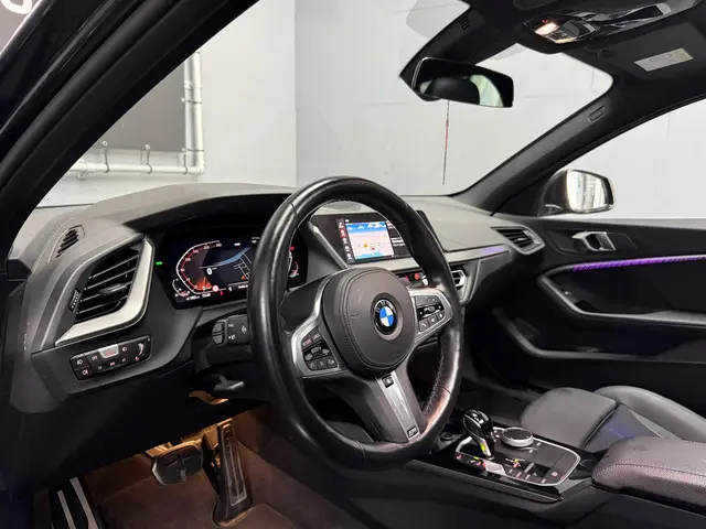 BMW 1 Serie 120i M-pakket 2023 2023 Benzine 6