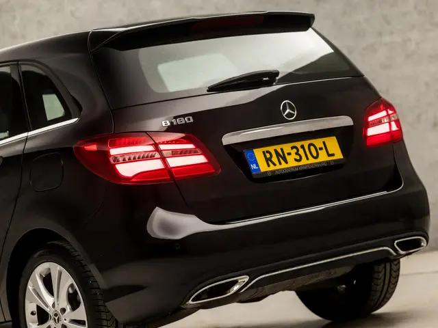 Mercedes-Benz B-Klasse 180 Ambition Sport 2017 Benzine 11