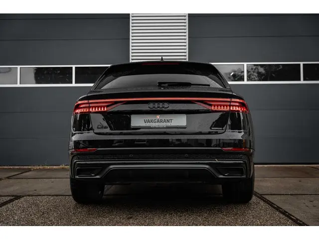Audi Q8 55 TFSI-E quattro 2023 Hybride Benzine 5