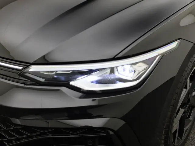 Volkswagen Golf 1.5e TSI 150PK R-Line DSG 2024 Benzine 14